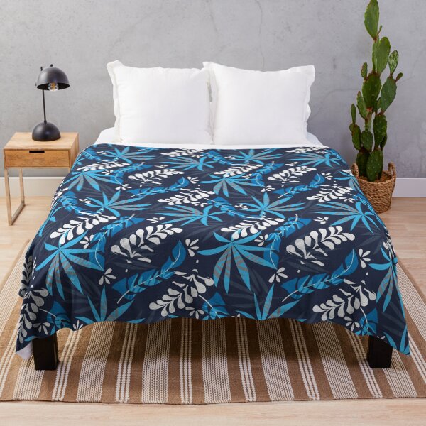 Aperçu de l'œuvre Summer Floral Patterns : Get Ready for Summer with Stylish Floral Designs! créée et vendue par ArthurYosh.