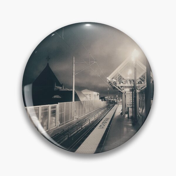Artikelvorschau, Bayonne Bahnhof bei Nacht entworfen und verkauft von ArtByMarinaM.