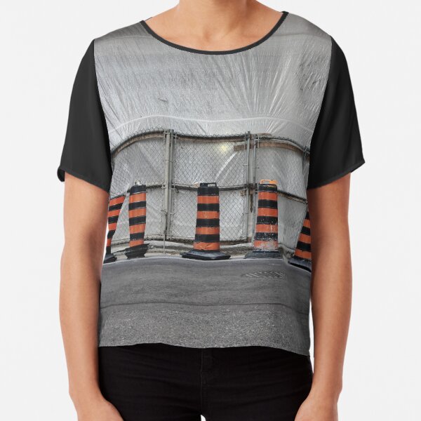 5 pylons Chiffon Top