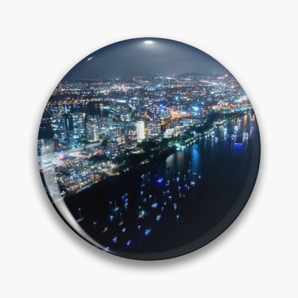 Artikelvorschau, Brisbane River gefüllt mit Yachten vor Riverfire entworfen und verkauft von Everyday-Magic.