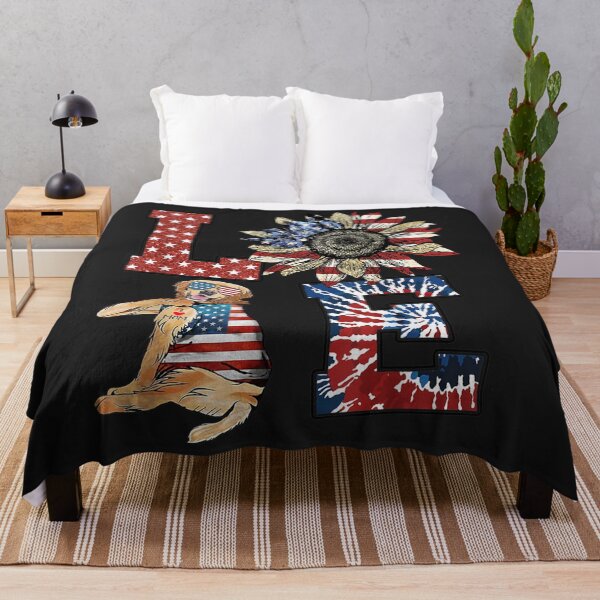 Aperçu de l'œuvre Love Golden Retriever America Flag Tournesol Tie Dye TShirt183 créée et vendue par pennyzella.