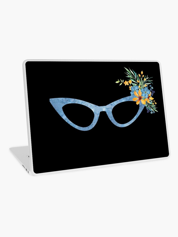 Aperçu 1 sur 2. Skin adhésive d'ordinateur avec l'œuvre Lunettes yeux de chat bleues avec un bouquet floral créée et vendue par Primroaddesigns.