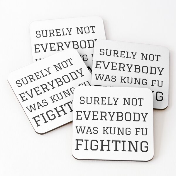 Aperçu de l'œuvre SURELY NOT EVERYBODY WAS KUNG FU FIGHTING,KUNG FU T-SHIRT ESSENTIEL créée et vendue par King of Colored Stickers.