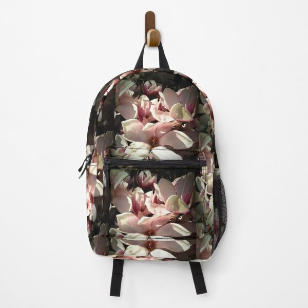 Artikelvorschau, Wunderschönes Nahaufnahme-Farbfoto von Magnolienblüten-Design entworfen und verkauft von EarthArtDesigns.