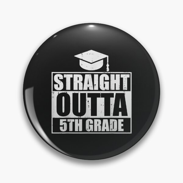 Artikelvorschau, Straight Outta 5. Klasse Klasse von 2021 Schulabschluss TShirt0 entworfen und verkauft von claudiadccla.