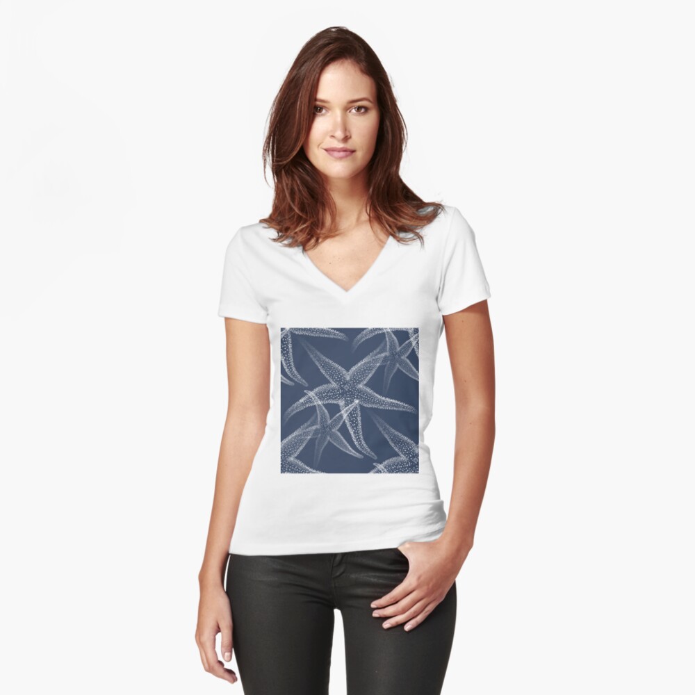 Artikel-Vorschau von Tailliertes T-Shirt mit V-Ausschnitt, designt und verkauft von 13Moons.