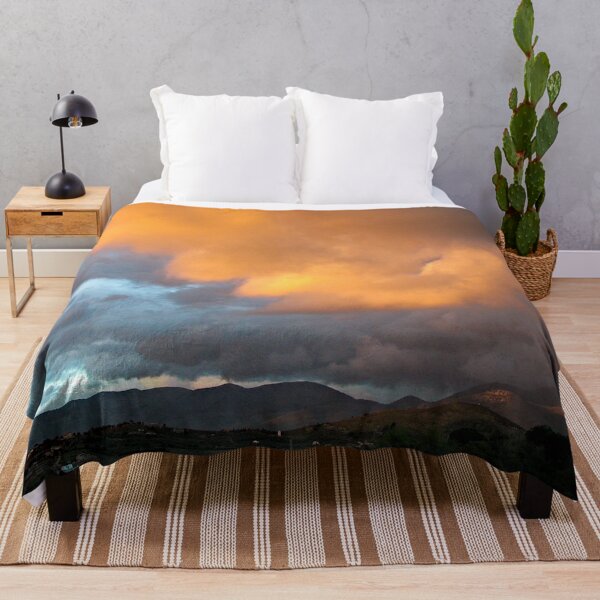 Aperçu de l'œuvre Jaune Nuage Coucher de Soleil Ciel Paysage Skyscape créée et vendue par Anna Lemos.
