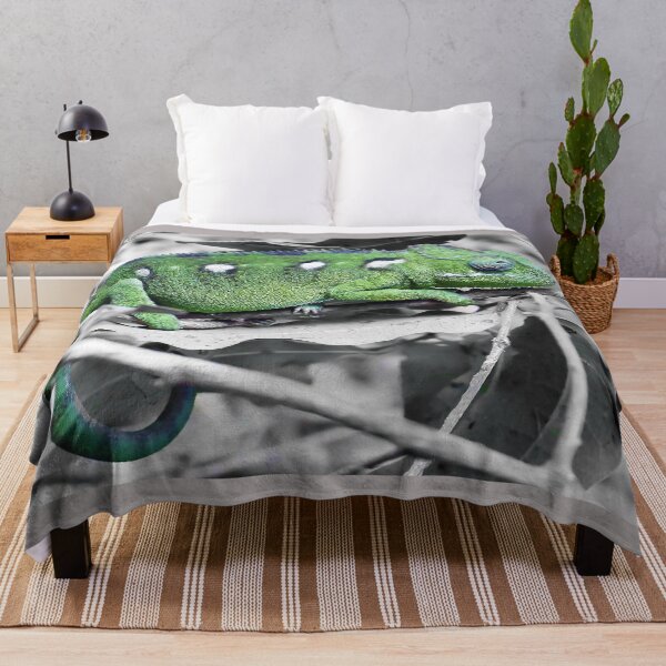 Item preview, Camaleón verde MADAGASCAR designed and sold by MarieClaude1954.