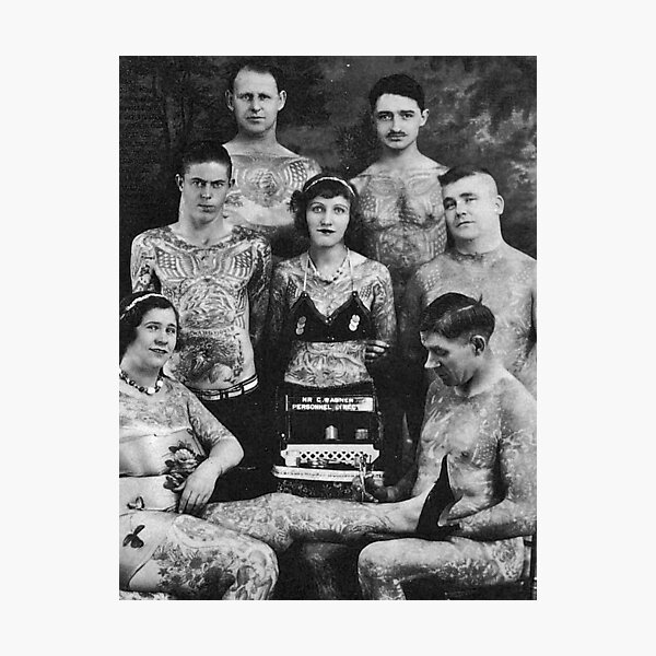 Aperçu de l'œuvre Tatouage vintage sur le corps - Extreme Tattoo créée et vendue par Coolstuff4you71.