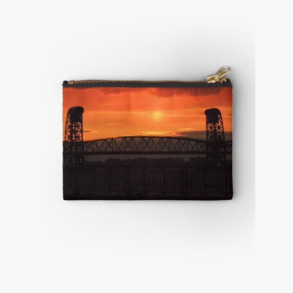 Aperçu de l'œuvre Coucher de soleil entre pont créée et vendue par Jacker.