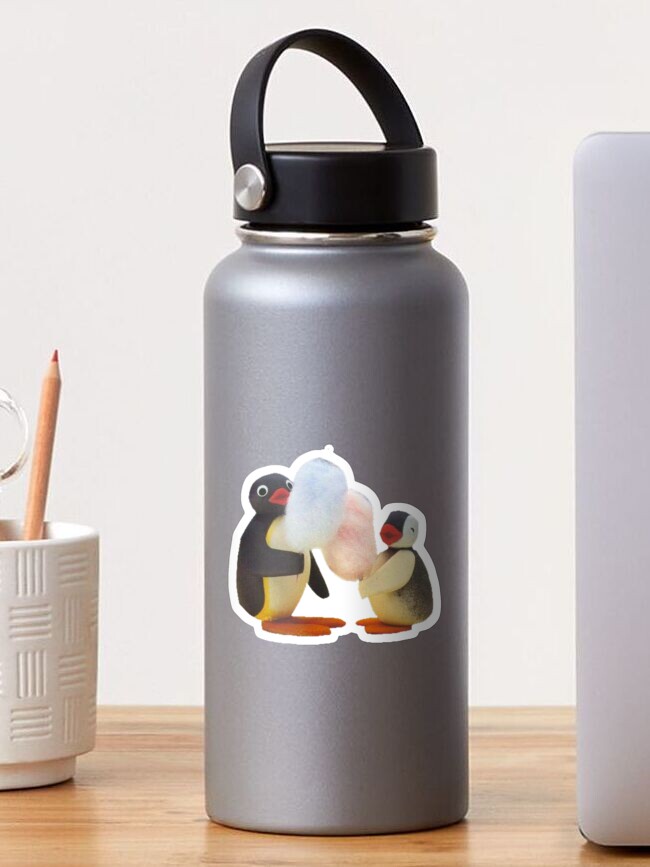 Imagen 1 de 3, Pegatina con la obra pingu de algodón de azúcar, diseñada y vendida por Multiminjae.