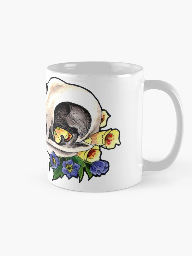 Aperçu 3 sur 6. Mug à café avec l'œuvre Skull of Air créée et vendue par Rey Mehlhorn.