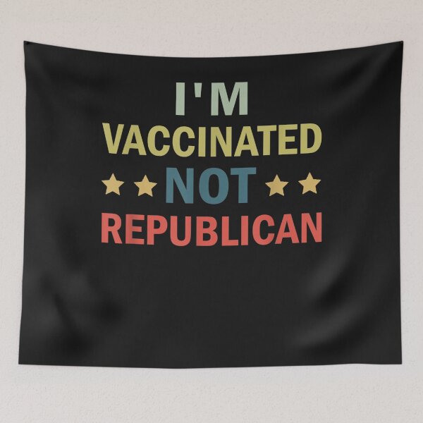 Artikelvorschau, I'm Vaccinated Not Republican T-Shirt entworfen und verkauft von Lukifo-Quipo.