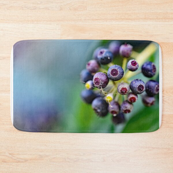 Item preview, Forest berries on the bush designed and sold by ODENWALD-Natur.