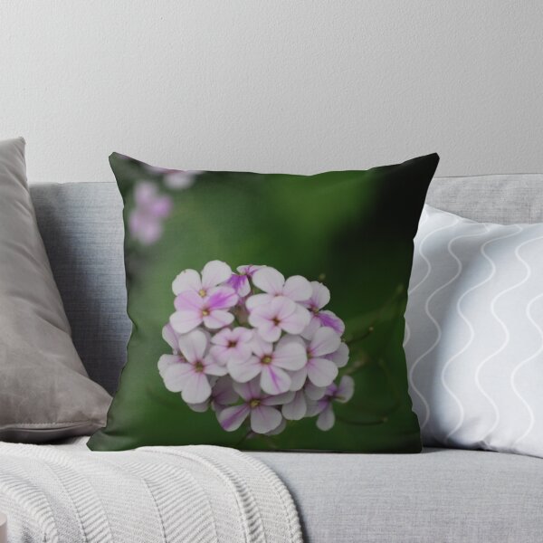 Aperçu de l'œuvre Purple Cluster créée et vendue par EmmaBrittain.