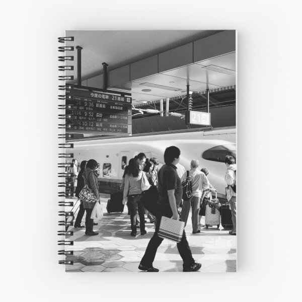 Aperçu de l'œuvre 9h36 Shinkansen pour Hayabusa - Tokyo, Japon créée et vendue par Norman Repacholi | Keystone Photography.