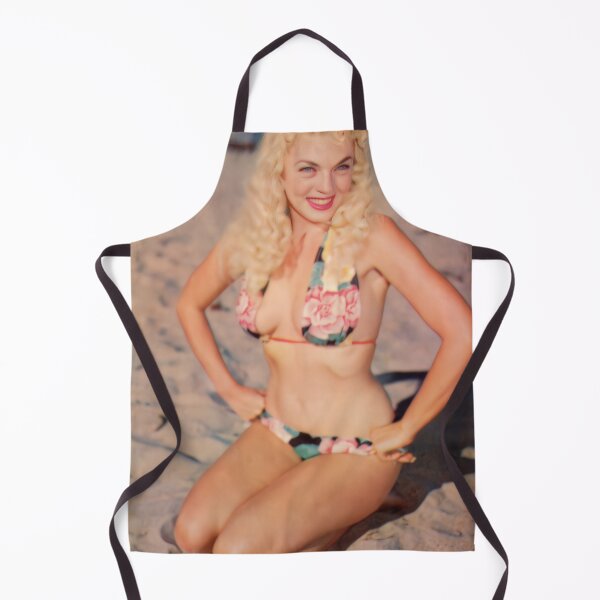 Artikelvorschau, Florida Postkarte - Blondine im Blumenbikini kniet am Strand entworfen und verkauft von Lowtech.