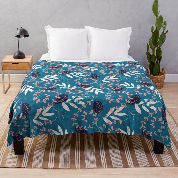 Aperçu de l'œuvre Summer Floral Patterns : Get Ready for Summer with Stylish Floral Designs! créée et vendue par ArthurYosh.