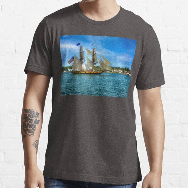 The Tall Ship Niagara With Cannons - Erie, PA Essential T-Shirt