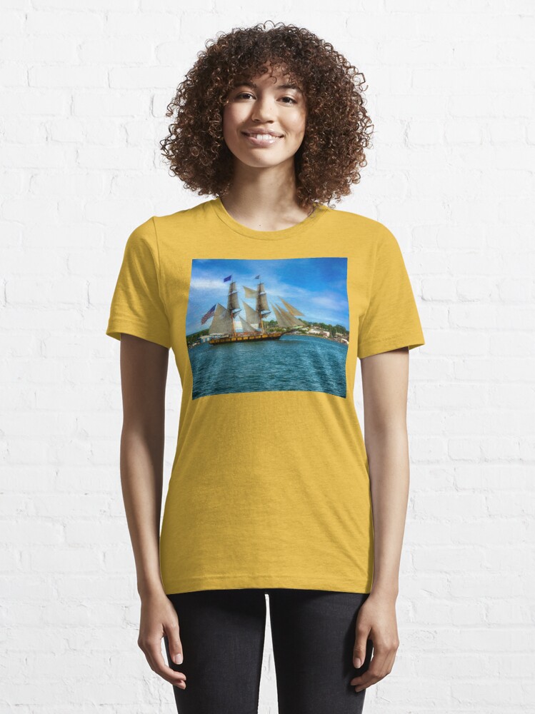 The Tall Ship Niagara With Cannons - Erie, PA Essential T-Shirt