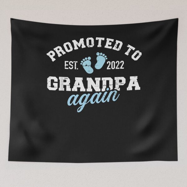Artikelvorschau, Mens Promoted to grandpa 2022 again T-Shirt entworfen und verkauft von Lukifo-Vista.