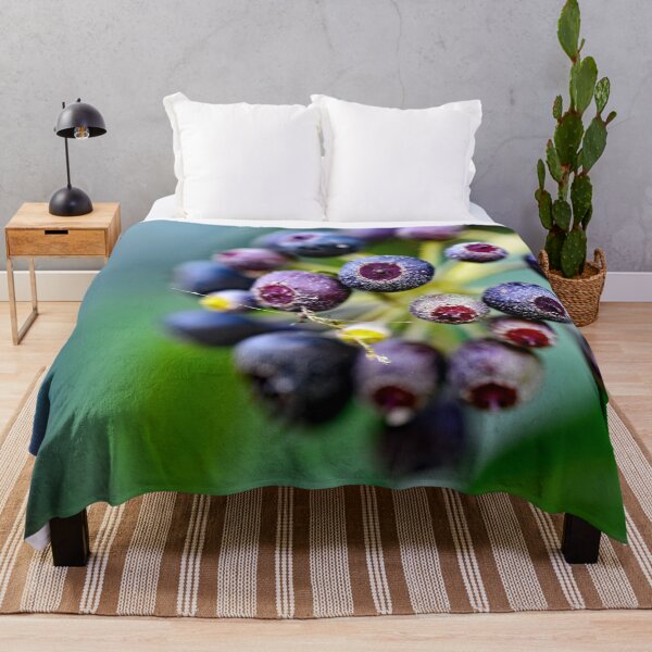 Item preview, Forest berries on the bush designed and sold by ODENWALD-Natur.