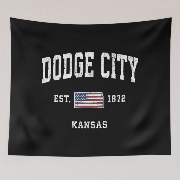 Aperçu de l'œuvre Dodge City Kansas KS Conception de sports de drapeau américain vintage créée et vendue par GevterGaham.