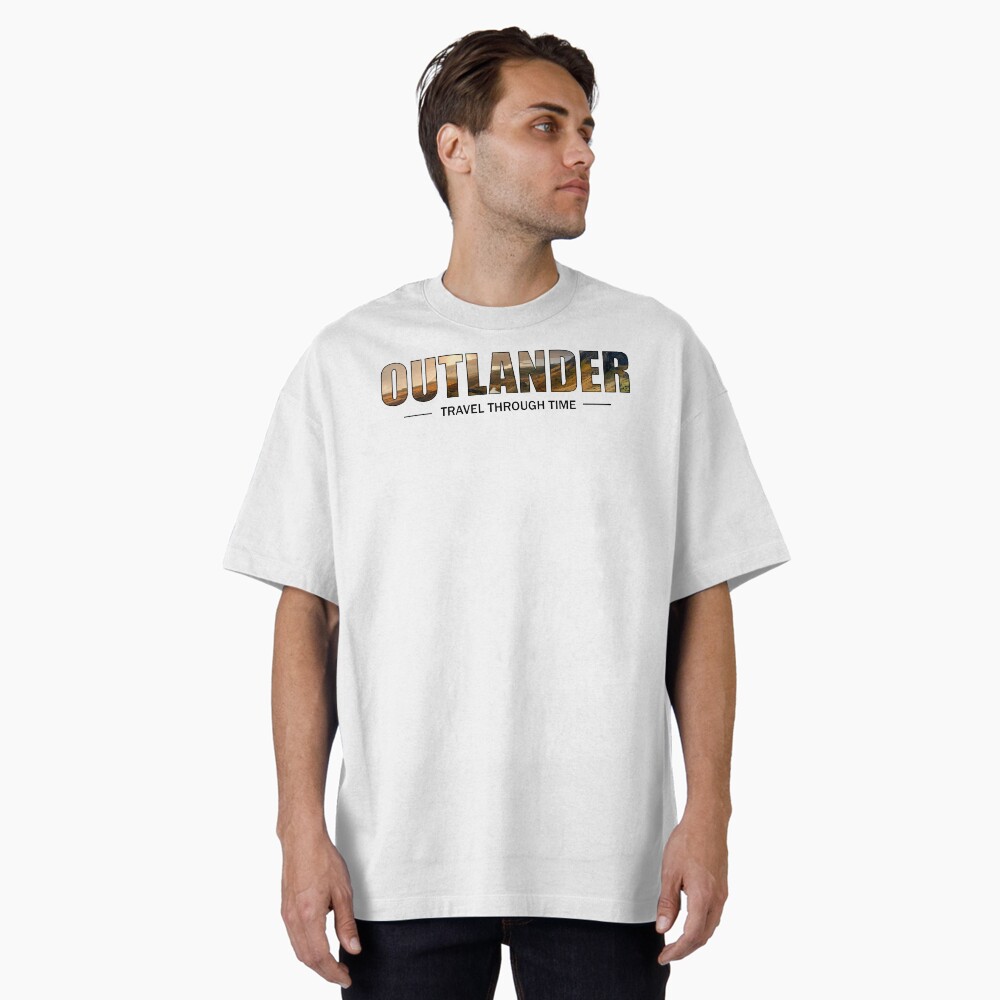 Aperçu de l'œuvre T-shirt oversize créée et vendue par OutlanderAddict.