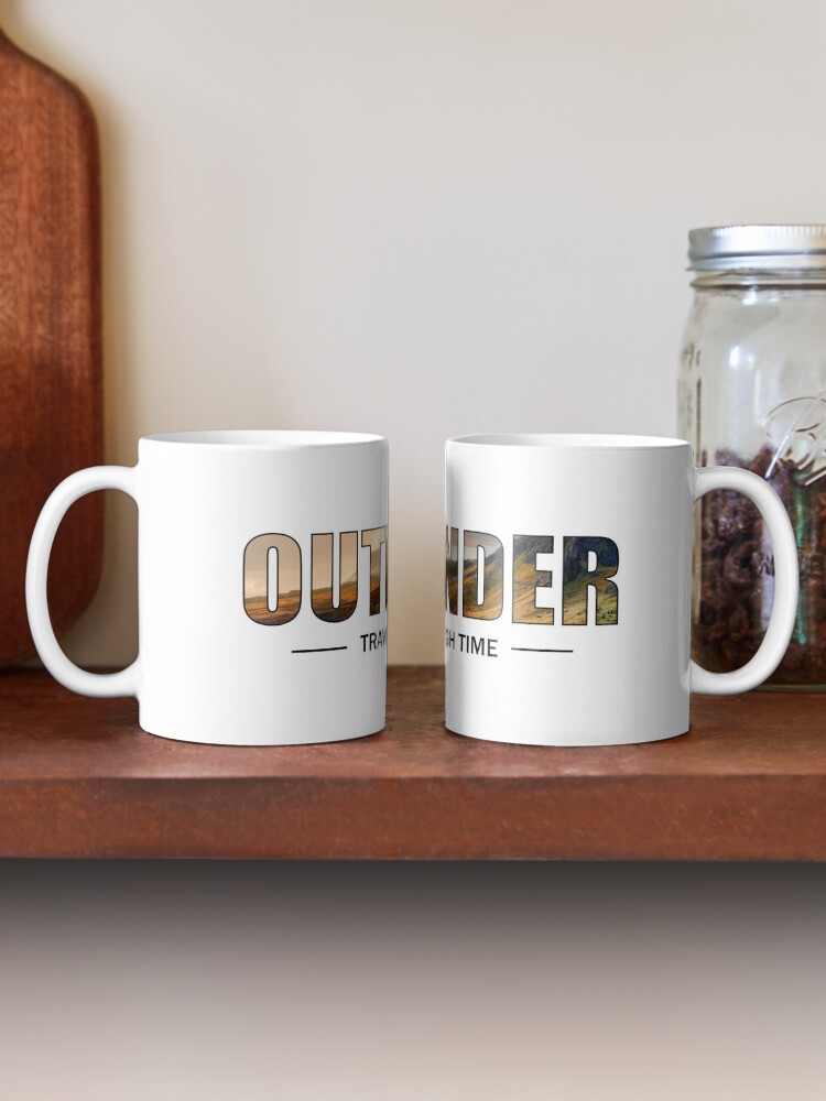 Aperçu 2 sur 6. Mug à café avec l'œuvre OUTLANDER - Travel Through time  créée et vendue par OutlanderAddict.
