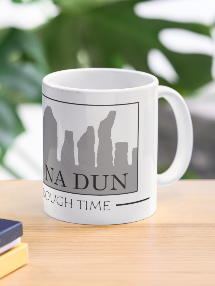 Aperçu 1 sur 6. Mug à café avec l'œuvre Outlander, Craigh Na Dun, Travel through Time créée et vendue par OutlanderAddict.