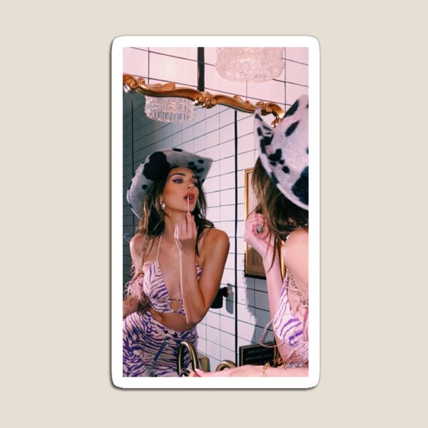 Aperçu de l'œuvre affiche de kendall jenner créée et vendue par arianagonzaless.