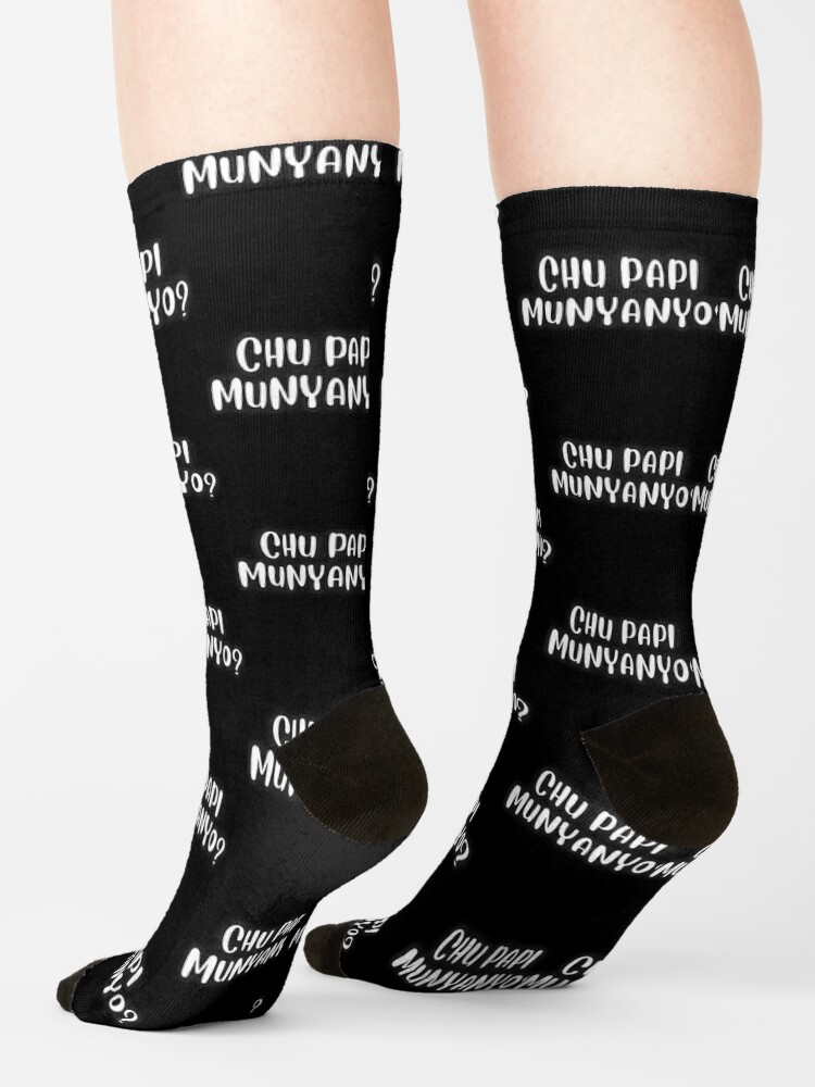 Chaussettes for Sale avec l'œuvre « Chu Papi Munyanyo » de l