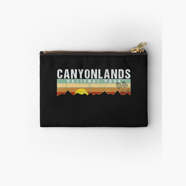 Artikelvorschau, Retro Canyonlands Nationalpark Wanderhemd entworfen und verkauft von Clavitaps.