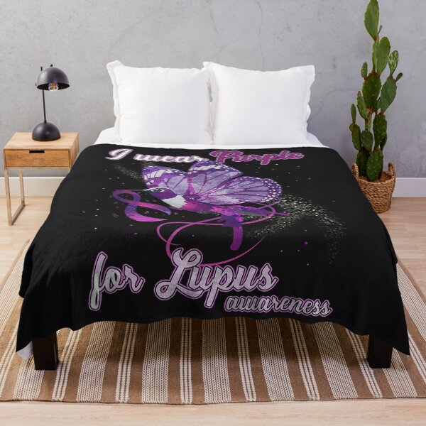 Artikelvorschau, Ich trage Lila für Lupus Awareness Hummingbird Butterfly Art TShirt41 entworfen und verkauft von blancatawa.