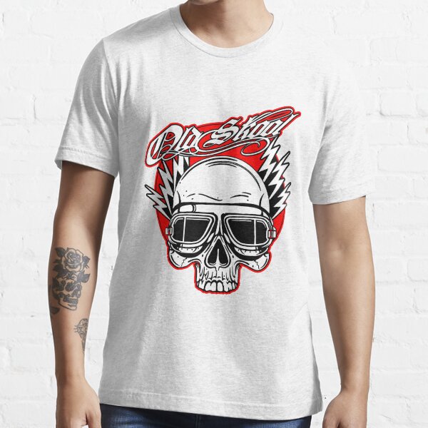 Old Skool Skull Design in Rot Essential T-Shirt