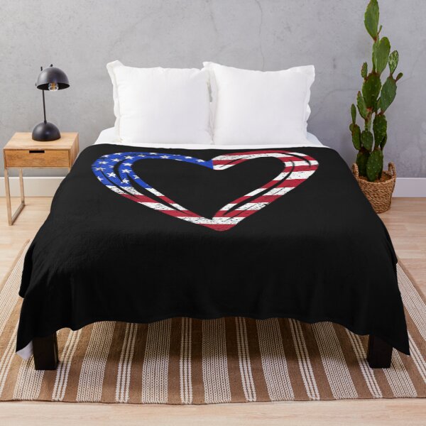 Artikelvorschau, USA Flag Heart American Patriotic Armed Forces Memorial Day T-Shirt entworfen und verkauft von Expand-colombus.