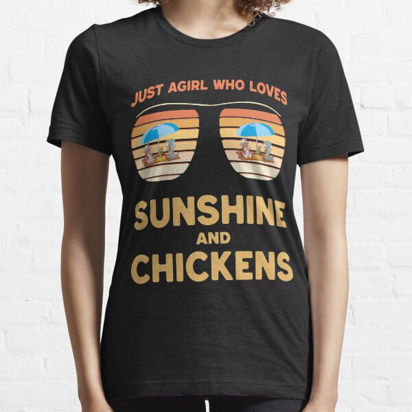 JUST A GIRL WHO LOVE SUNHINE SUMER Essential T-Shirt