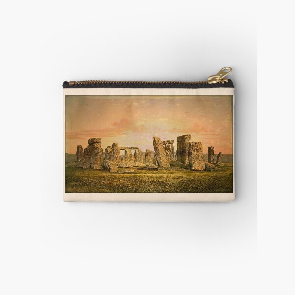 Aperçu de l'œuvre Stonehenge, plaine de Salisbury, Angleterre - photographie rétro en détresse créée et vendue par Retro Art Factory.