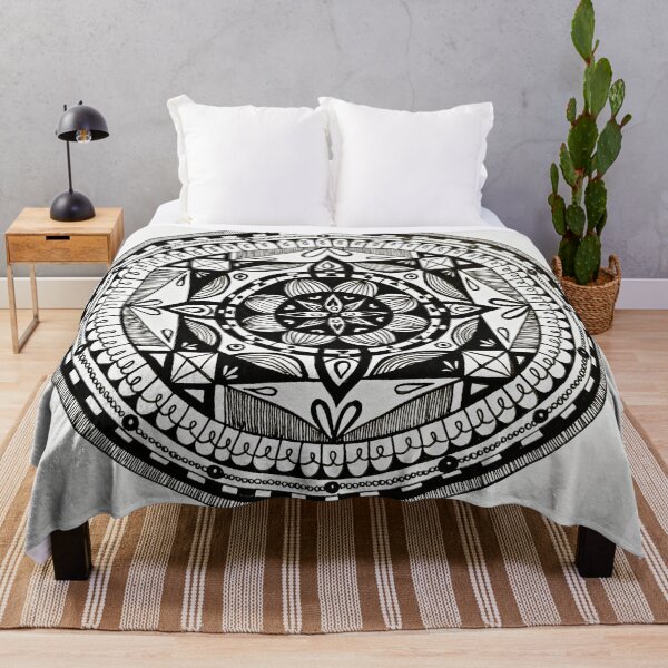 Artikelvorschau, Mandala Design Aufkleber, Notizbuch, Wandteppich entworfen und verkauft von MaggieCreates.