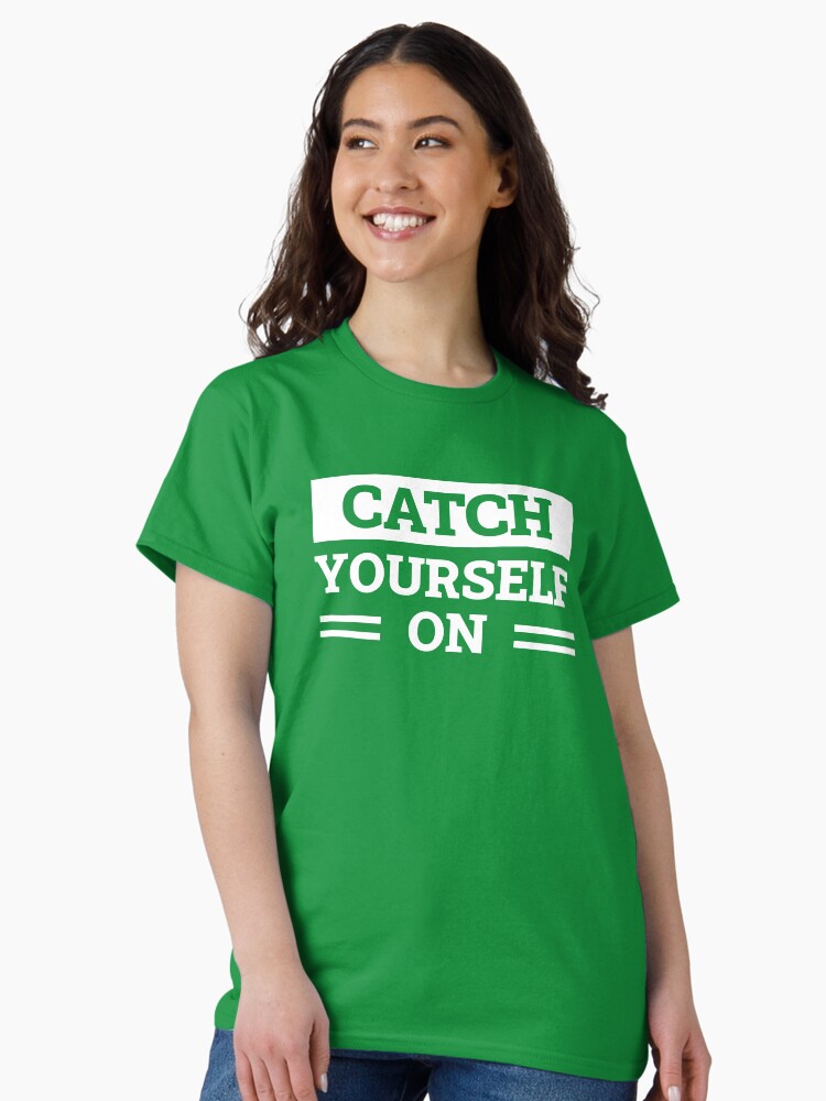 Imagen 2 de 7, Camiseta clásica con la obra Atrápate a ti mismo (BG verde), diseñada y vendida por FilipeFerreira.