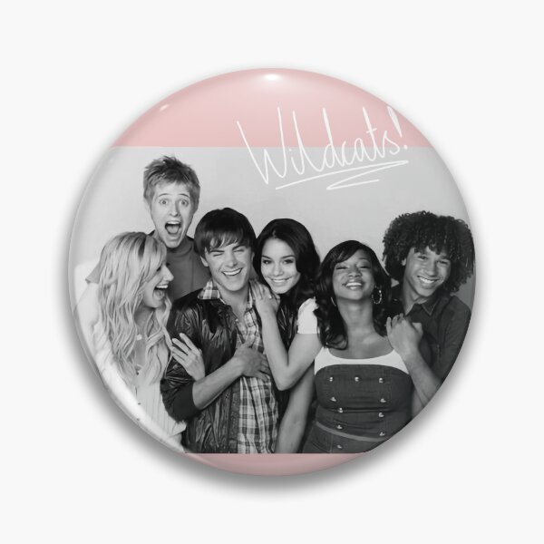 Artikelvorschau, HSM Cast mit Text, schwarz und weiß, Nr. 1a entworfen und verkauft von amaliebmadsen.