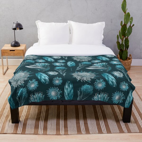 Aperçu de l'œuvre Teal Botanical sur fond sarcelle foncé créée et vendue par Lesley Fitzpatrick.