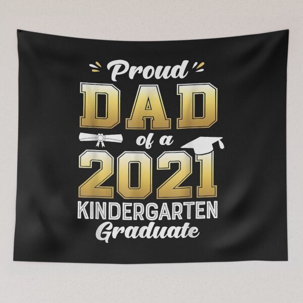 Artikelvorschau, Proud Dad of a 2021 Kindergarten Graduate T-Shirt entworfen und verkauft von Connect-Sparkta.
