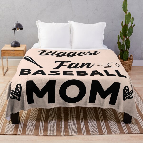 Aperçu de l'œuvre Baseball Mom Biggest Fun, T-shirts de style baseball pour maman le jour du match créée et vendue par Blok45.