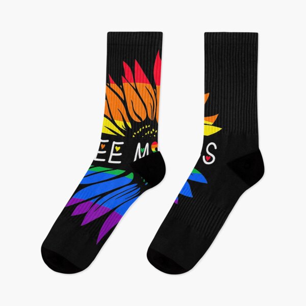 Artikelvorschau, Free Mom Hugs Gay Pride LGBT Daisy Rainbow Flower Hippie T-Shirt entworfen und verkauft von Happy-Luxemb.