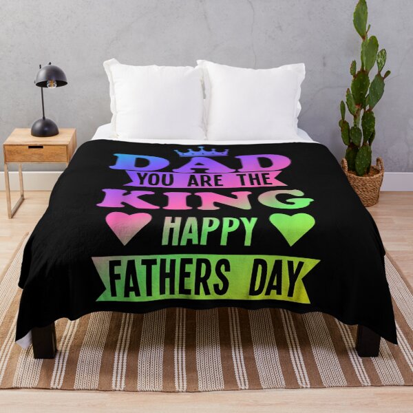 Artikelvorschau, Happy Fathers Day Tee Dad You Are The King T-Shirt entworfen und verkauft von Happy-Luxemb.