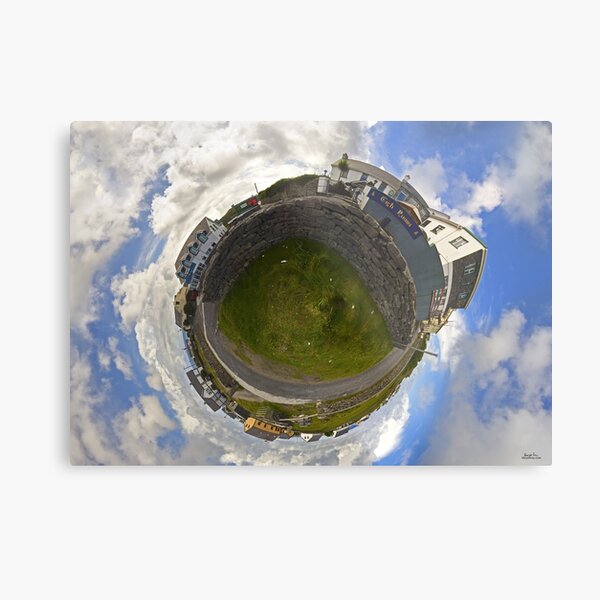 Tigh Ruairi - Inisheer Village (Sky out) Metal Print