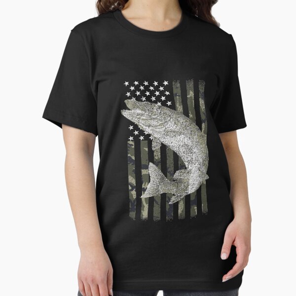 Artikel-Vorschau von Camouflage American Flag Musky Fishing Muskie Geschenk auf der Rückseite, designt und verkauft von allahamher.
