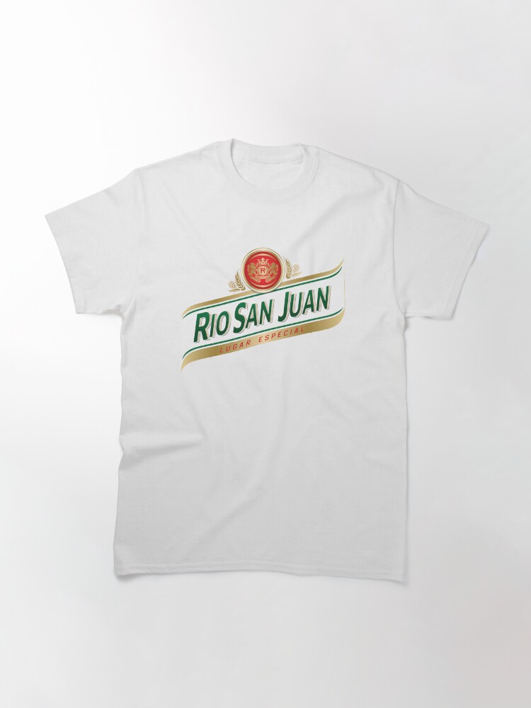 Aperçu 3 sur 7. T-shirt classique avec l'œuvre Rio San Juan Lugar Especial créée et vendue par marzun.