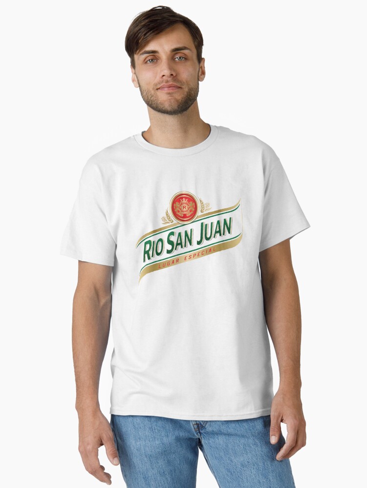 Aperçu 2 sur 7. T-shirt classique avec l'œuvre Rio San Juan Lugar Especial créée et vendue par marzun.